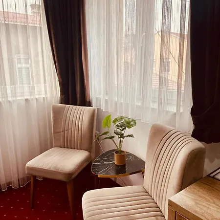 Guest house Nacional Free Parking 4*